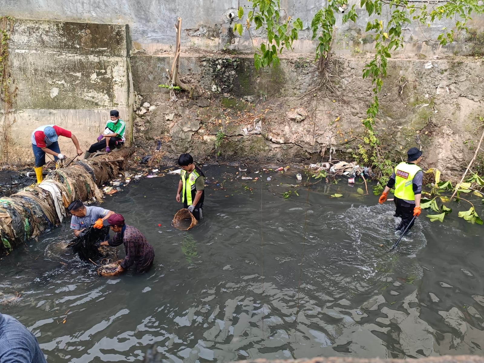 Kerja Bakti Masal Kelurahan Gunung Sari Ilir