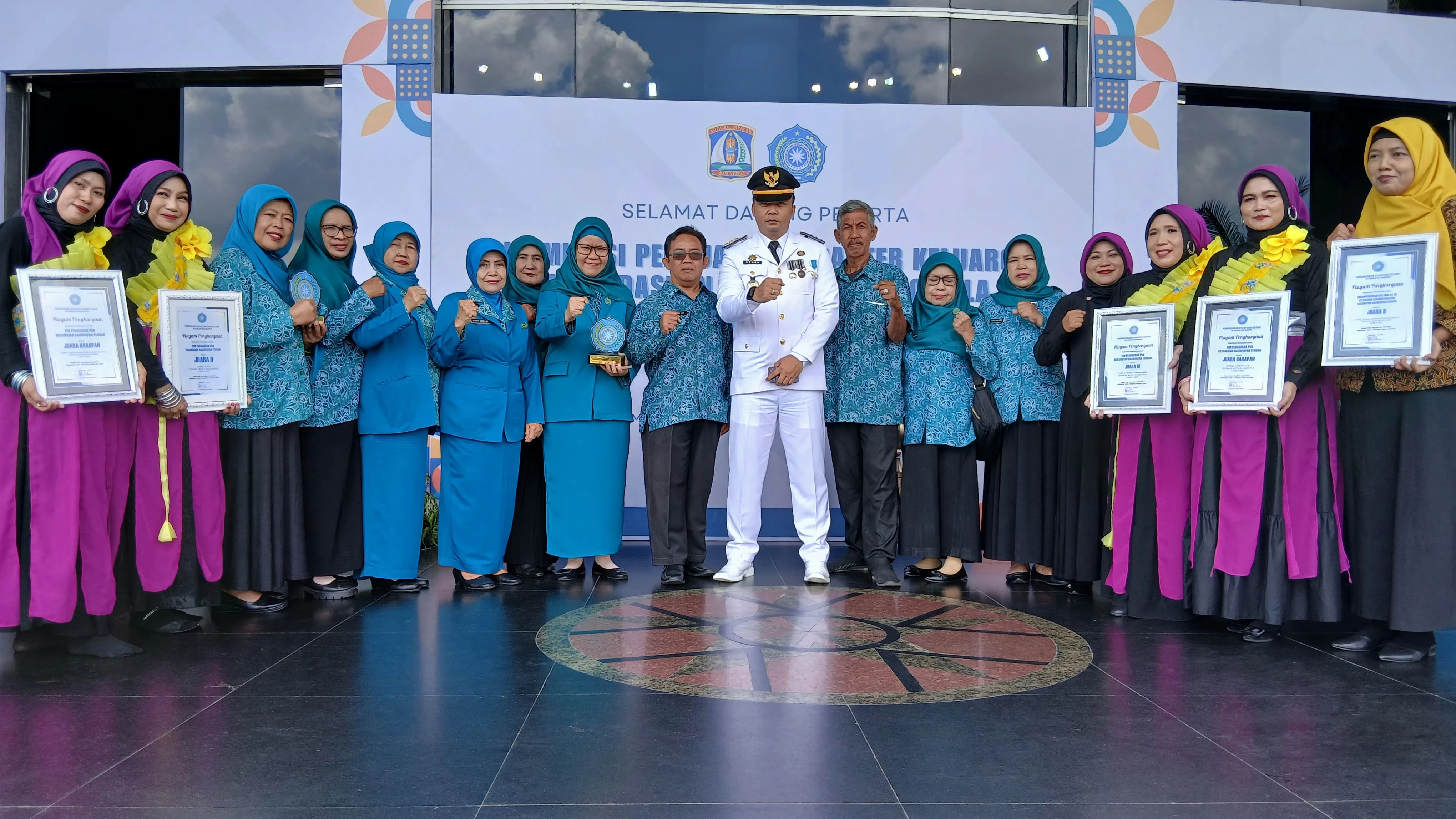 RT. 26 Kelurahan Gunung Sari Ilir Raih Juara 2 Lomba Dasa Wisma Tingkat Kota Balikpapan. RT. 26 Kelurahan Gunung Sari Ilir Raih Juara 2 Lomba Dasa Wisma Tingkat Kota Balikpapan.